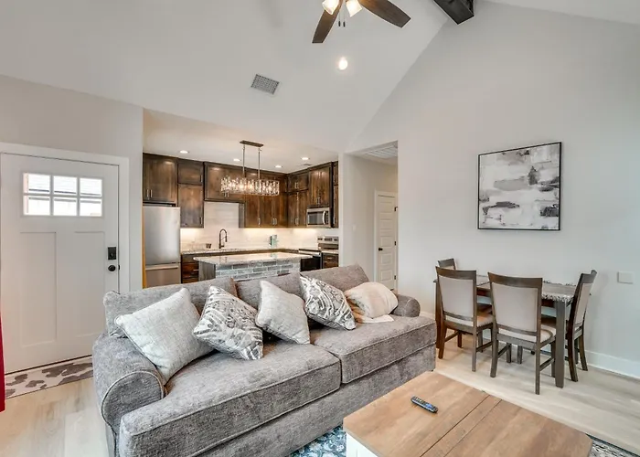 7 Mi To Afb: Modern 2-Unit Combo In San Angelo