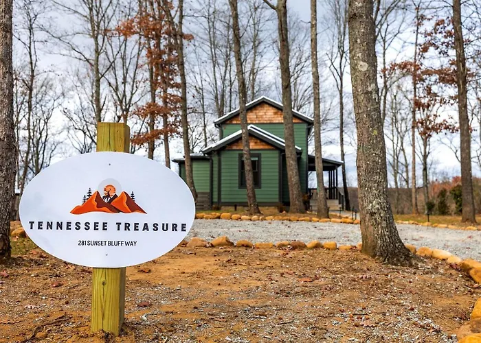 Scenic Bluffside Tiny Home Retreat With Kid-Friendly Loft Near South Cumberland In Monteagle, Tennessee