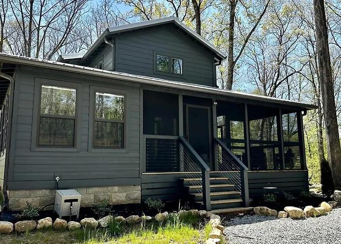 Relaxing Cabin Nestled Amidst Trees And Fire Pit Provided In Monteagle, Tennessee