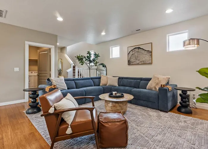 Spacious Home Centrally Located By Science Center