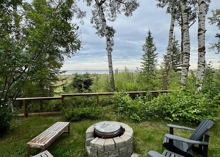 Four Season Home On Gull Lake