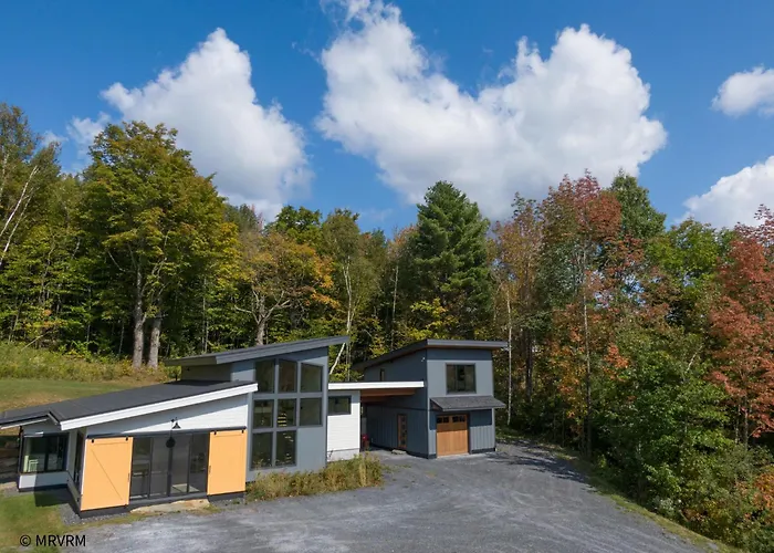 Top Of The Hill Modern Retreat