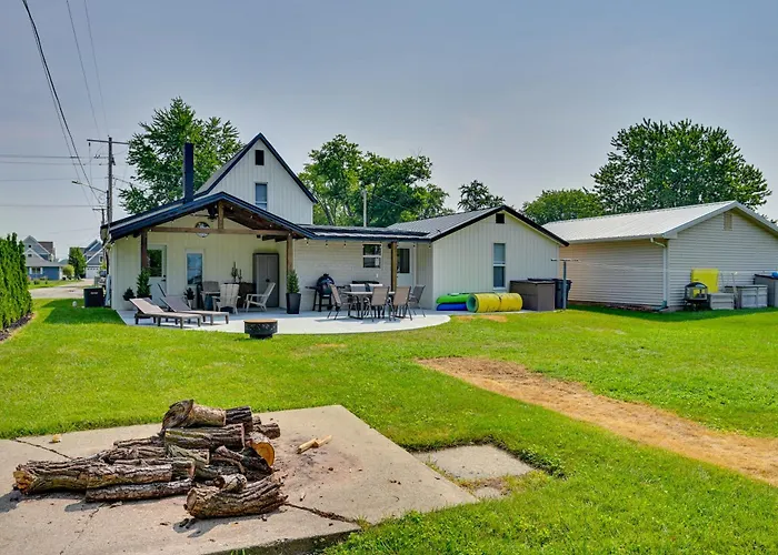 Waterfront Family Gem W/ Private Dock In Syracuse