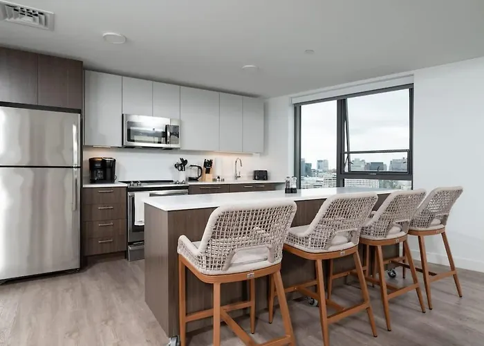 Central Upscale 2Br Condo Wgym Office & Parking