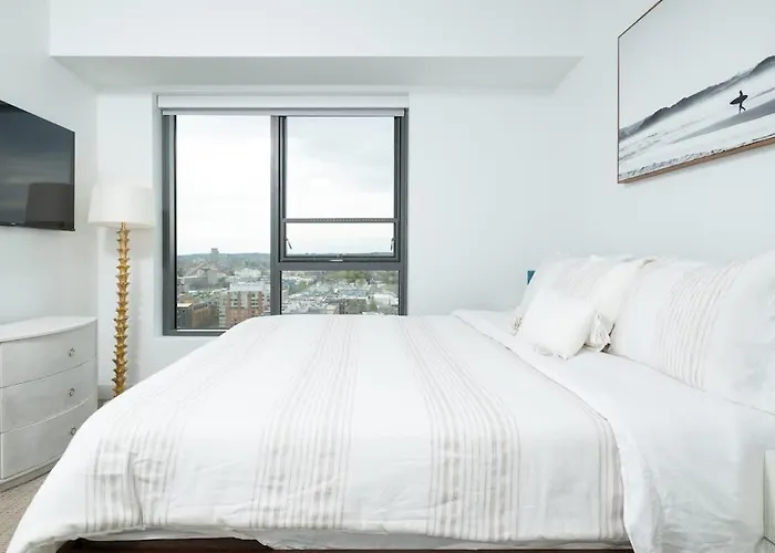 Central Upscale 2Br Condo Wgym Office & Parking