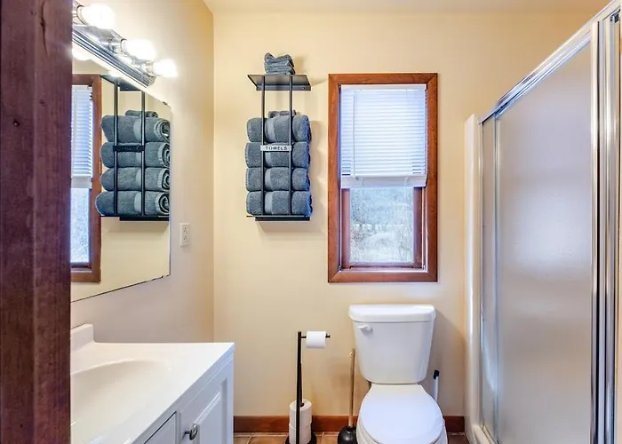 Cozy 3-Bedroom Cottage In Hunter, Ny