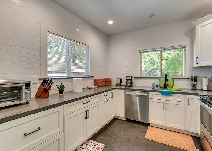 Pets Welcome! Woodland Family Haven W/ Large Yard
