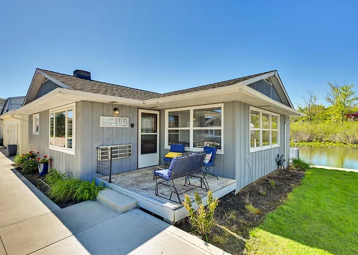 Angler'S Paradise: Lake Wawasee Waterfront Home
