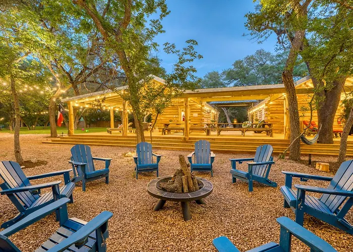 Ultimate River Retreat! Blanco Family Cabin!