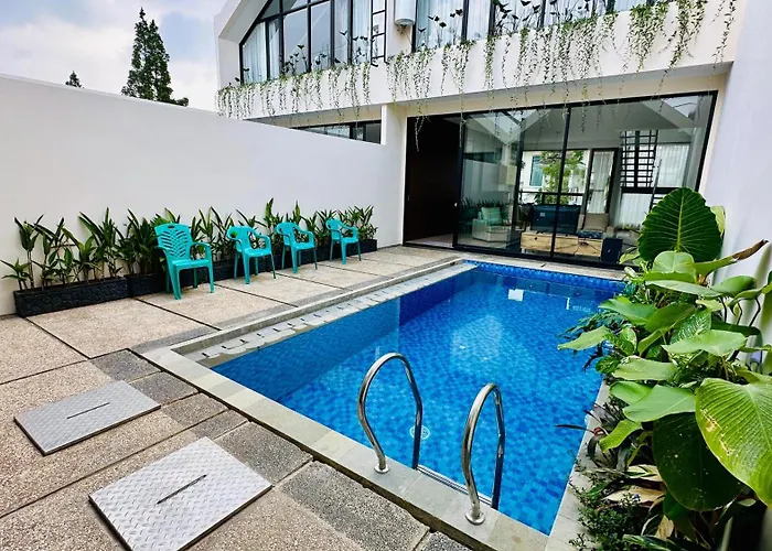 Villa Alam With Pool - Graha Puspa Lembang