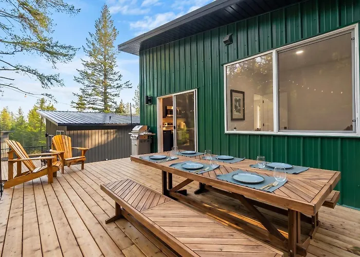 The Ravenswood Mountain Escape In Crowsnest Pass