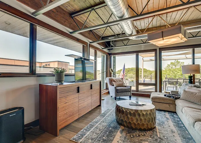 Grand Haven Condo W/ Channel View & Dtwn Location
