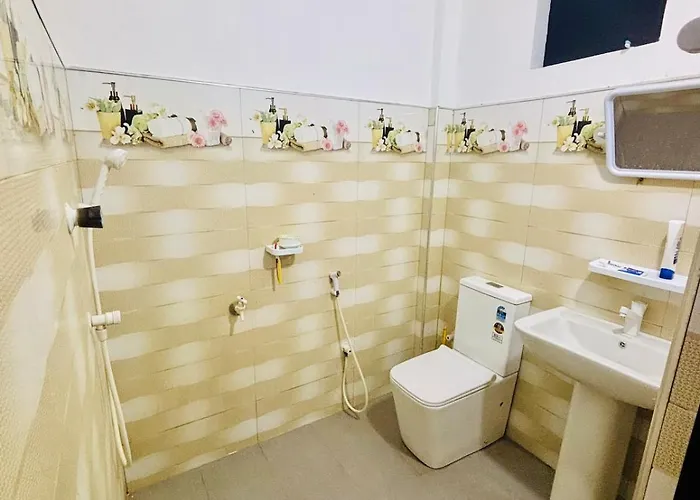 Fully Furnished 3-Bed House, Ac, Kitchen & Parking