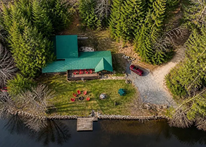 Hemlock Cabin Retreat | 3Br + Cedar Guest Suite