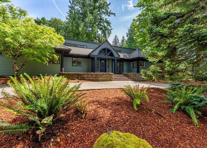 Mt Hood Home Game Room Sleeps 9 Dog-Friendly