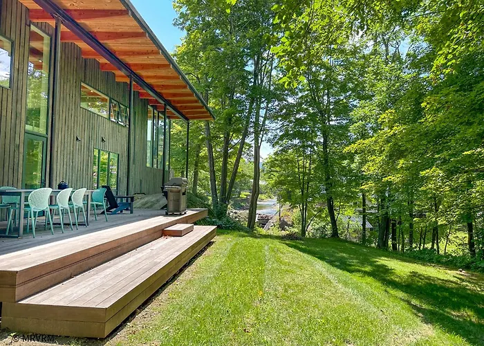 Stunning Modern Retreat Overlooking The Mad River