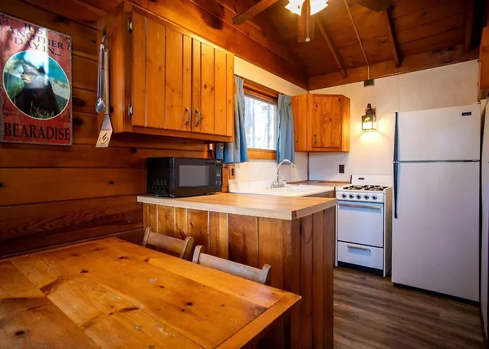Cozy Lakefront Honeymoon Cabin With Fireplace & Marina Access Near Babbitt, Minnesota