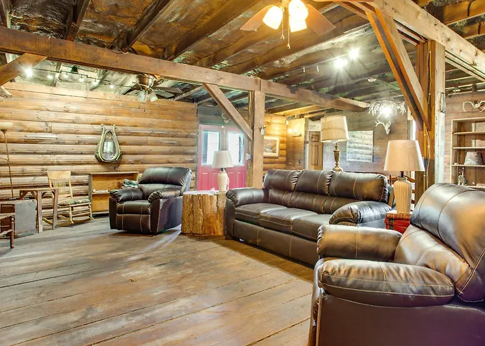 Historic Barn/Lodge & 3 More - 2 Mi From Town