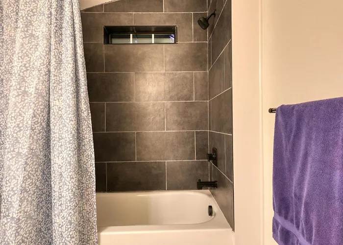 Private Cottage Near Berry, Shorter, Hospitals And Tennis