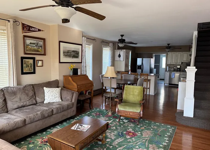 2 Bedroom Whole-House Rental Explore Historic Bethlehem