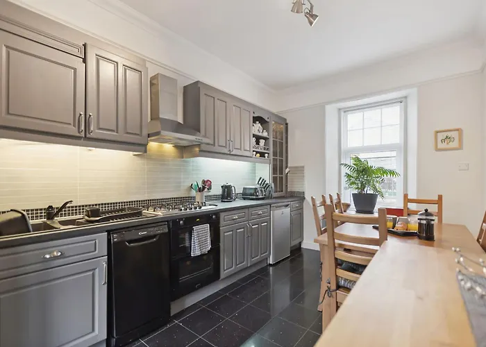 Dunella Traditional Cottage
