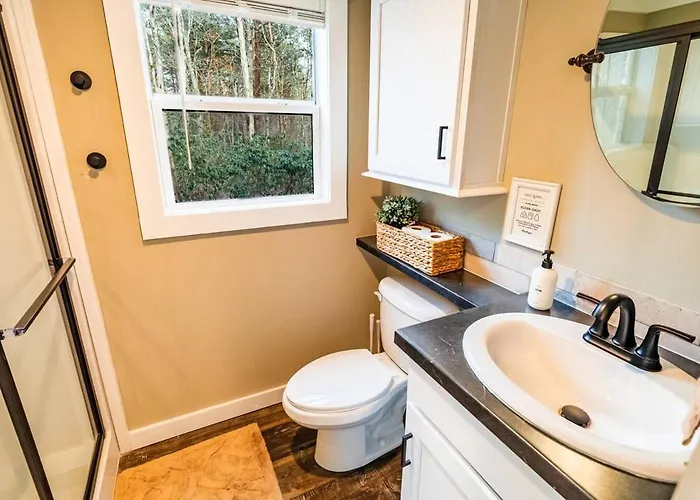 The Cozy Doe Tiny Home In The Woods With Fire Pit