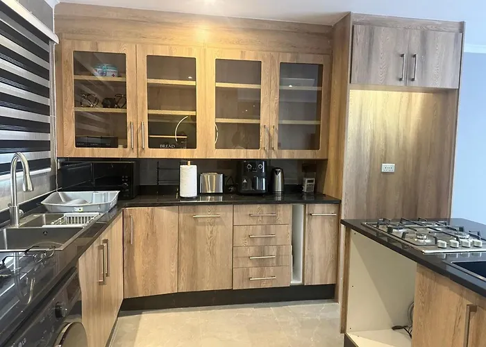 Modern 3-Bed Garden Home In Mabelreign