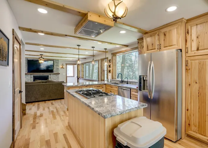 Hike, Ski & Explore! Spacious Home In Twin Bridges
