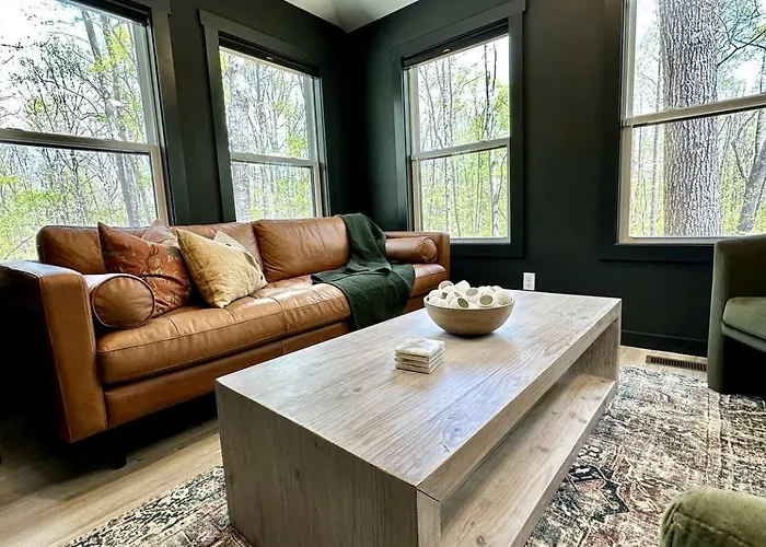 Relaxing Cabin Nestled Amidst Trees And Fire Pit Provided In Monteagle, Tennessee