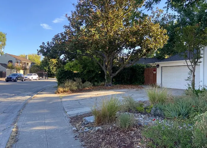 Charming And Spacious 3 Bedrooms And 2 Baths Home On Peaceful Street