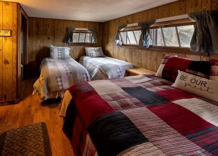 Group 4) Cabin 4