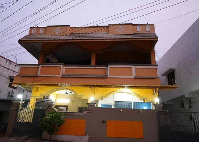 Aishwarya Home Stay