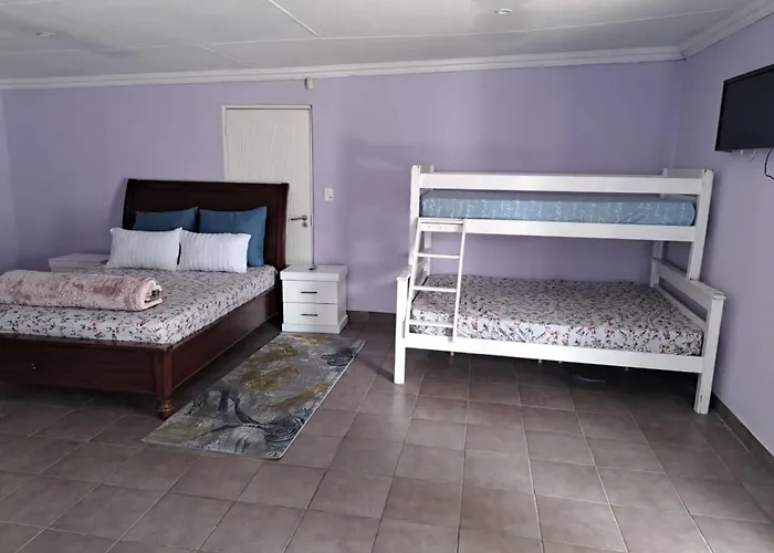 Luxurious Lodge Retreat In Ekurhuleni Johannesburg With Full Accessibility