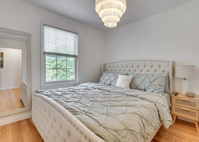 4 Mi To Beach & Dtwn! Charming Fairfield Home