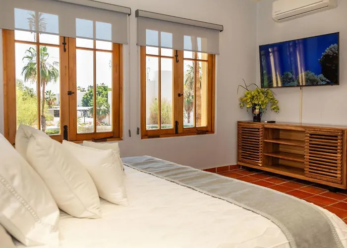 Beautiful Home, In Front Of The Community Pool By Casago