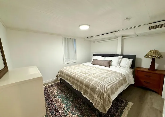 Nellie'S Nest - Spacious & Walkable Downtown Home
