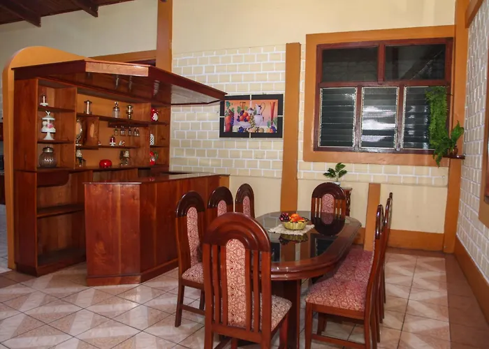 Linda Casona Con Piscina Ac Wifi Mall Para 12 Personas