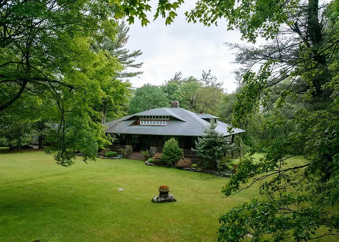 Blankenburg House - Refined Rustic Forest Serenity