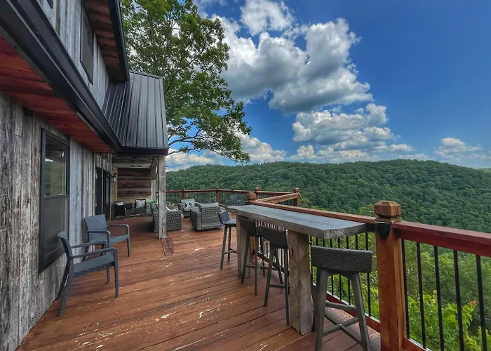 Estill Oaks - Luxe Mountain View Retreat -Hot Tub - Secluded 80-Acre Escape For 16 Guests