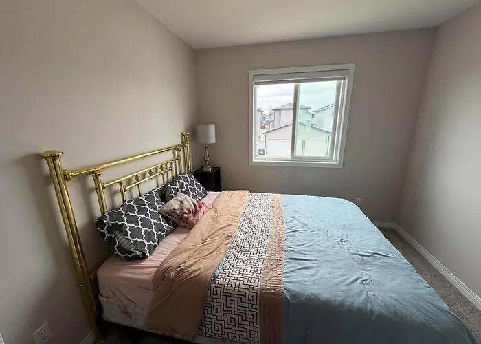 Bright Park View 3 Bedroom House For Family Rent