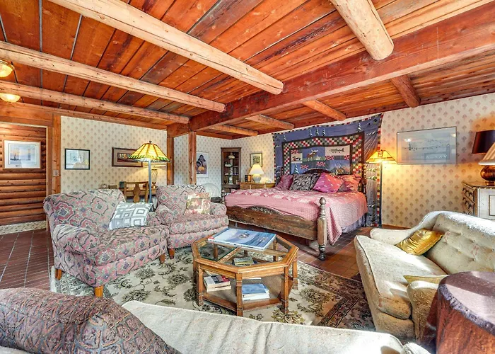 Gig Harbor Log Estate W/ Classic Cars & Game Room!