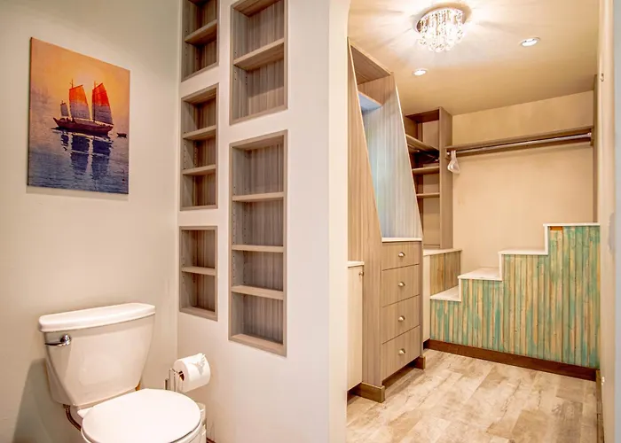 Red Elephant | 4Br - Fire Pit - River & Downtown