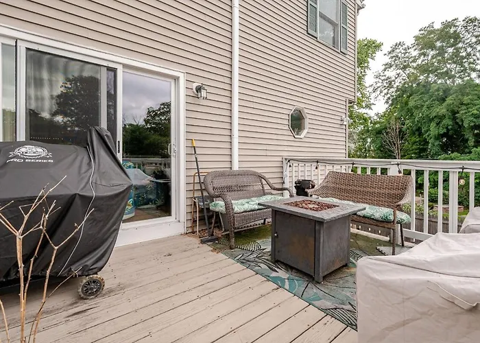 3Bdrm-1.5Bath Home- Walk To Salem-Beach-Shops-Pubs