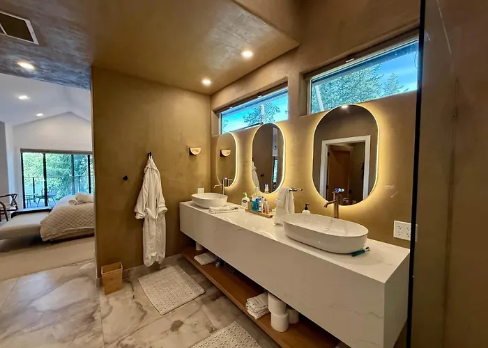Stunning Hayden Lakefront | Dock, Sauna & Views
