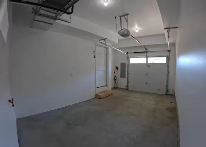 Private Townhomes With Ev Charger And Parking And Free Wi-Fi