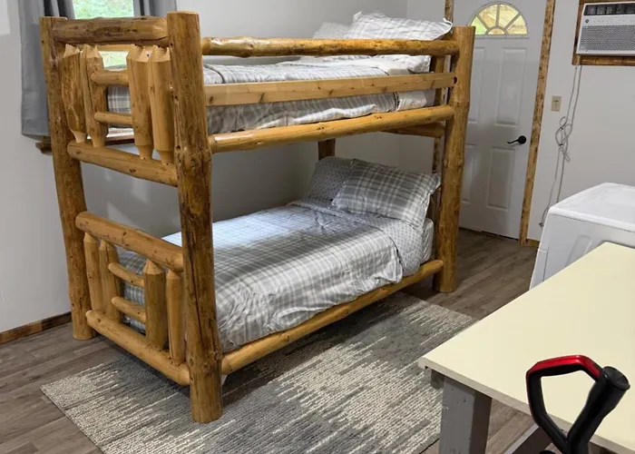 Maple Ridge Trail Side Cabin