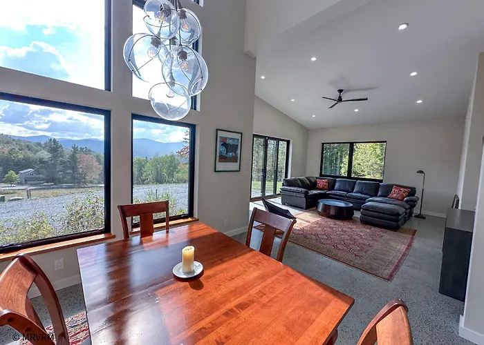 Top Of The Hill Modern Retreat