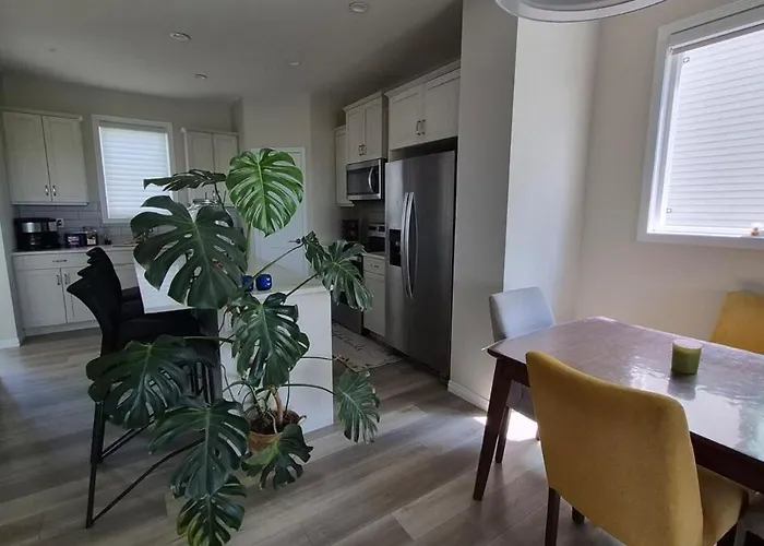 Bright Park View 3 Bedroom House For Family Rent