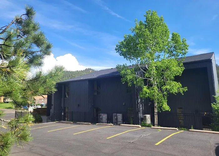 Beautiful Mountain Views In The Heart Of Evergreen