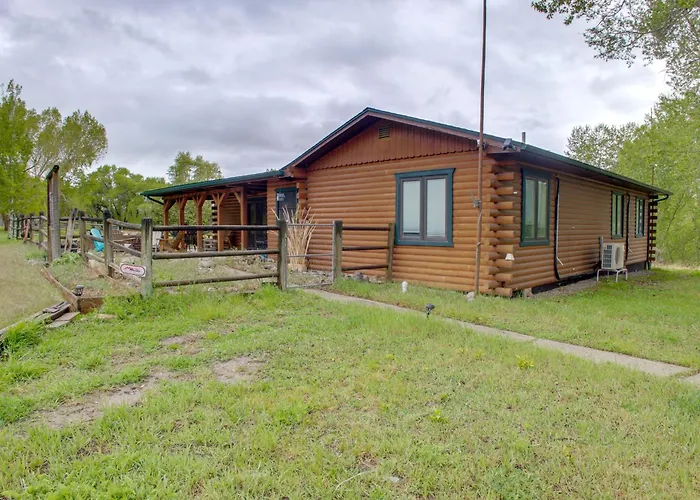 Mtn-View Deck & Fire Pit! 2-Cabin Retreat In Cody
